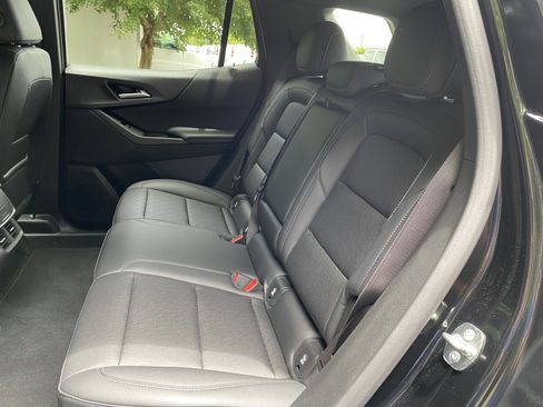 Used 2026 Chevrolet Equinox LT w/ Convenience Package II FWD image 38