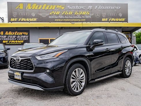 Used 2022 Toyota Highlander Platinum FWD image 9