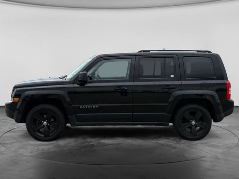 Used 2013 Jeep Patriot Latitude w/ Sun/Sound Group FWD image 5