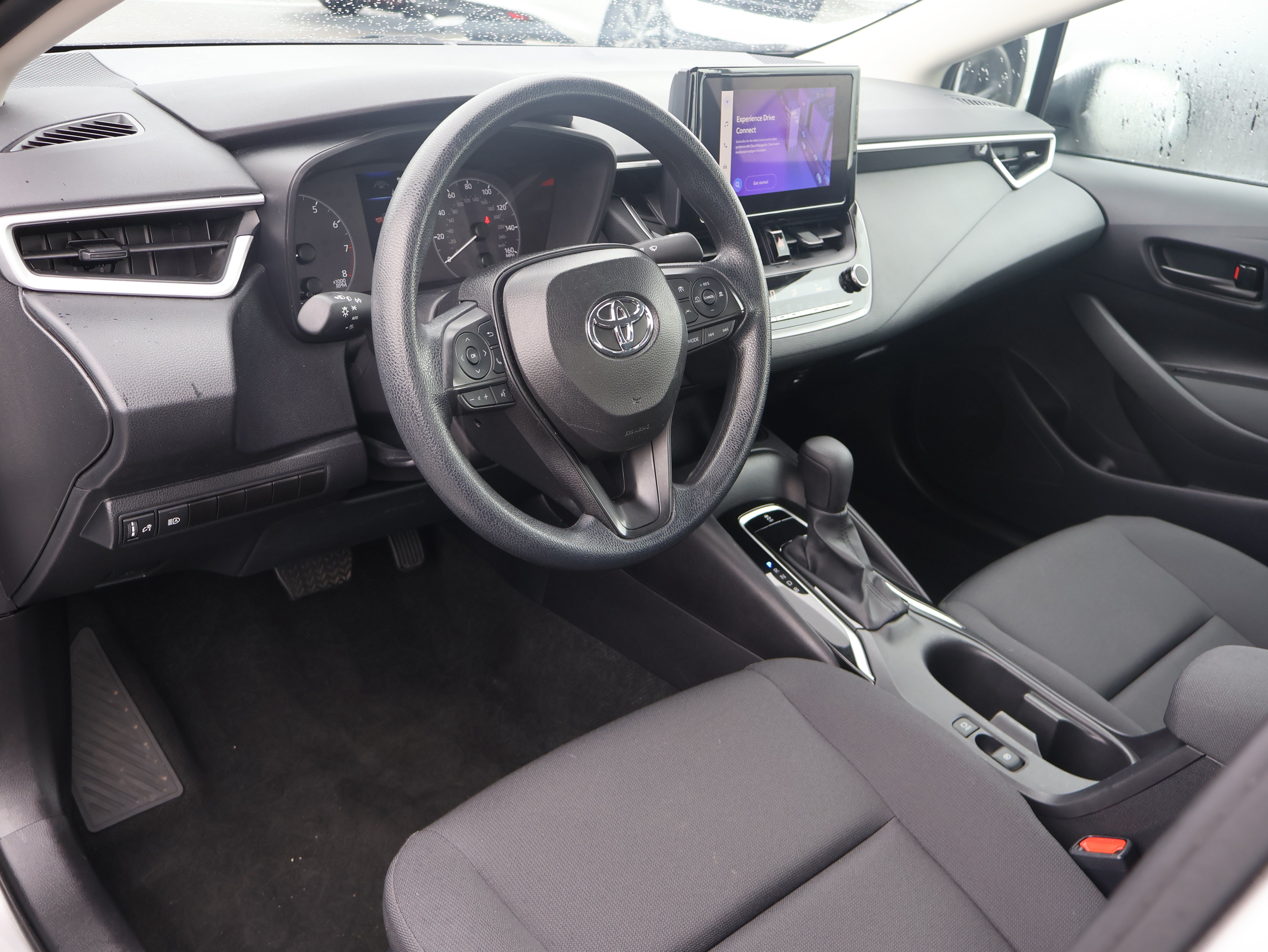 Used 2025 Toyota Corolla LE FWD image 24