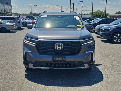 Used 2025 Honda Pilot Elite image 17