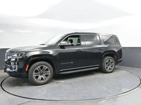 Used 2024 Jeep Wagoneer Series II AWD/4WD image 9
