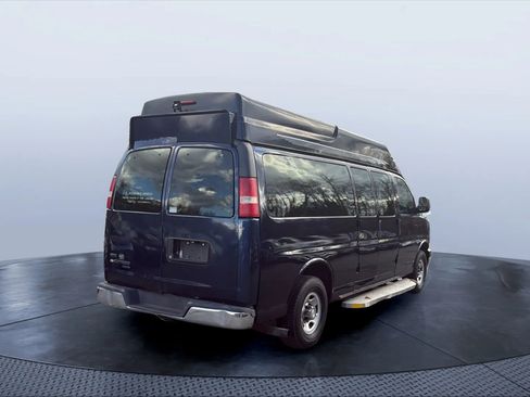 Used 2010 Chevrolet Express 3500 LT w/ LT Preferred Equipment Group RWD image 5