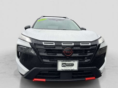Used 2025 Nissan Rogue SV AWD/4WD image 7