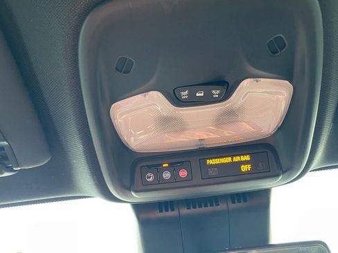 Used 2024 Chevrolet Colorado W/T image 19