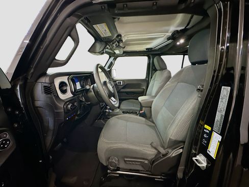 Used 2025 Jeep Wrangler Sahara w/ Safety Group image 13