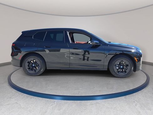 Used 2025 BMW iX xDrive50 w/ Convenience Package AWD/4WD image 5