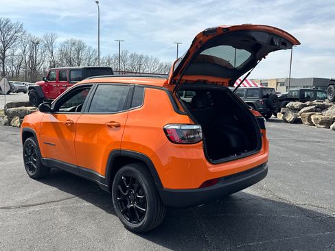 New 2026 Jeep Compass Latitude AWD/4WD image 17
