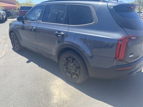 Used 2021 Kia Telluride SX w/ Nightfall Edition Package AWD/4WD image 2