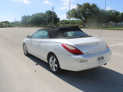 Used 2007 Toyota Solara SLE FWD image 4