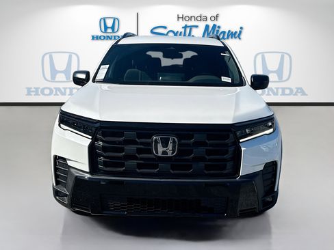 New 2026 Honda Pilot Sport image 2