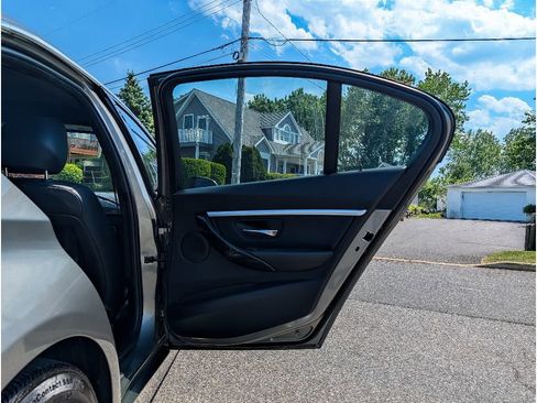 Used 2018 BMW 330i Sedan RWD image 13
