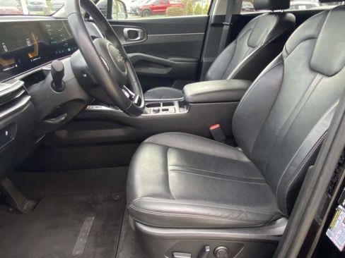 Used 2024 Kia Sorento S image 15