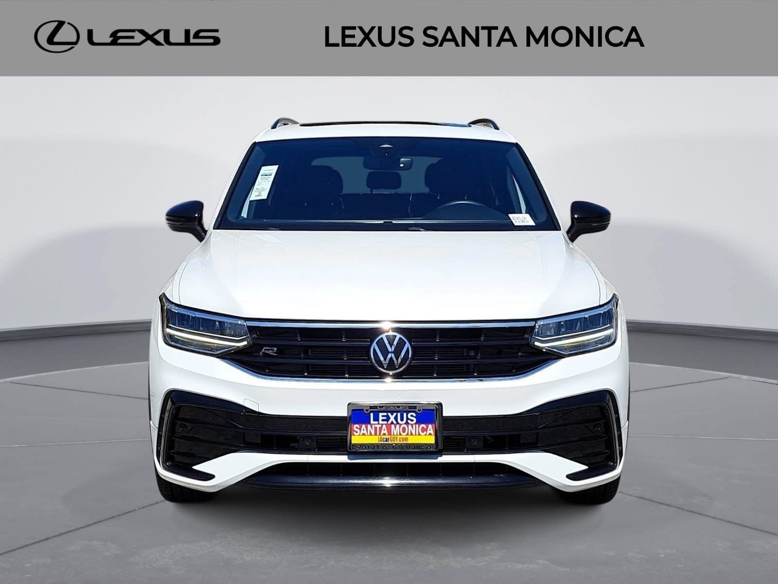 Used 2023 Volkswagen Tiguan SE R-Line FWD image 2