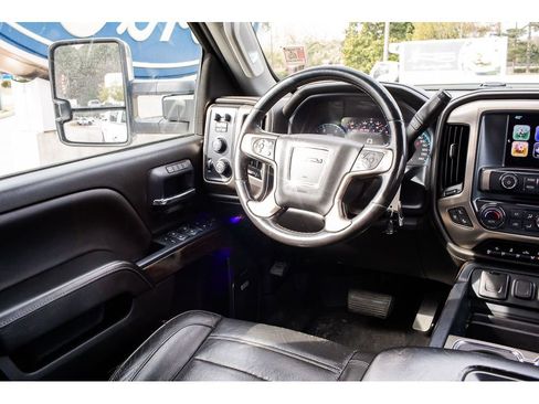 Used 2018 GMC Sierra 2500 Denali w/ Duramax Plus Package image 15