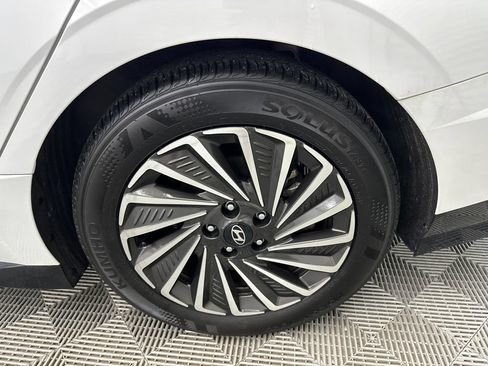 Used 2025 Hyundai Sonata Limited FWD image 20