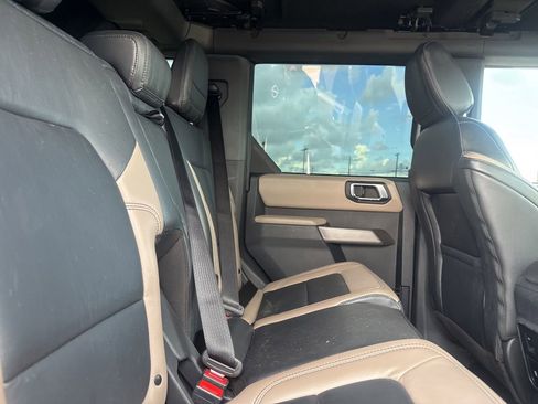 Used 2022 Ford Bronco Wildtrak AWD/4WD image 31