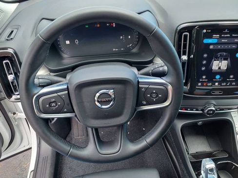 Used 2026 Volvo XC40 B5 Plus AWD/4WD image 6