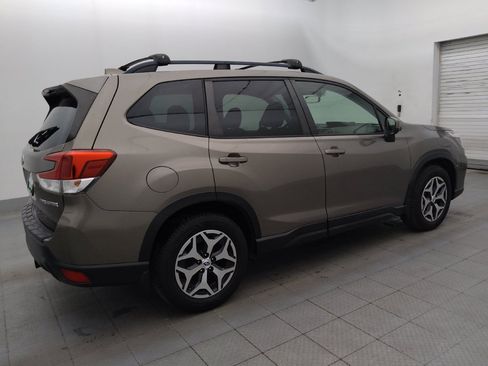 Used 2020 Subaru Forester Premium AWD/4WD image 10