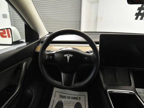 Used 2022 Tesla Model Y Long Range AWD/4WD image 21