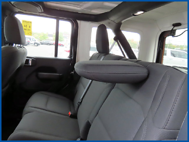 Used 2021 Jeep Wrangler Unlimited Sport AWD/4WD image 10