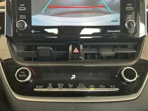 Used 2021 Toyota Corolla LE w/ LE Convenience Package FWD image 12