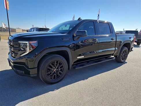 Used 2022 GMC Sierra 1500 Elevation w/ LPO, Elevation Black Package image 2