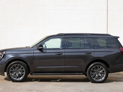 Used 2026 Ford Expedition Platinum w/ Stealth Appearance Package AWD/4WD image 53