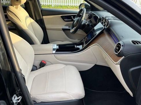 Used 2024 Mercedes-Benz GLC 300 image 23