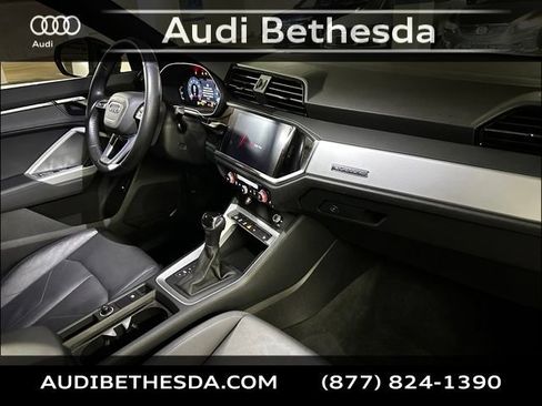 Used 2020 Audi Q3 2.0T Premium w/ Convenience Package AWD/4WD image 11