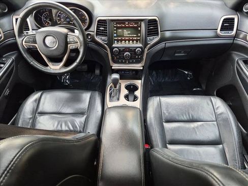 Used 2017 Jeep Grand Cherokee Limited AWD/4WD image 19