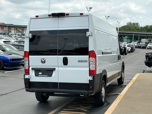 Used 2023 RAM ProMaster 2500 FWD image 9