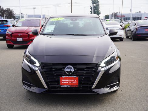 Used 2024 Nissan Altima 2.5 S image 6