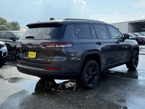 New 2025 Jeep Grand Cherokee L Altitude RWD image 7
