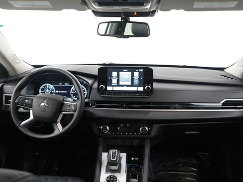 Used 2023 Mitsubishi Outlander SEL image 13