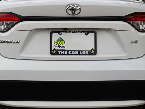 Used 2021 Toyota Corolla LE FWD image 21