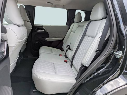 New 2026 Mitsubishi Outlander SEL FWD image 15