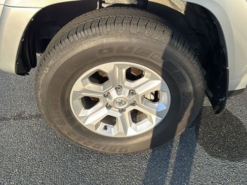 Used 2023 Toyota 4Runner SR5 image 31