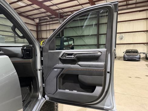 Used 2024 GMC Sierra 2500 AT4 w/ AT4 Preferred Package AWD/4WD image 24