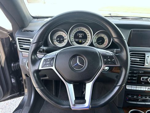 Used 2014 Mercedes-Benz E 550 Cabriolet image 12