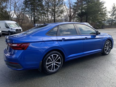 Used 2023 Volkswagen Jetta Sport image 5