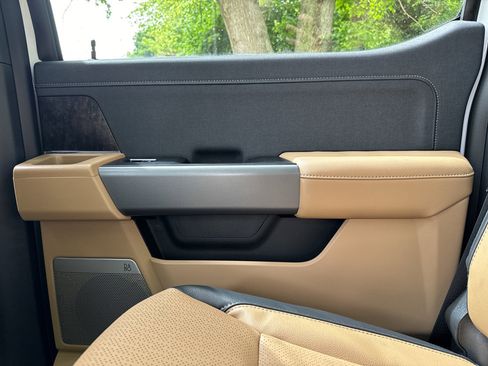 New 2025 Ford F250 Lariat w/ Lariat Ultimate Package image 48