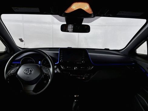 Used 2020 Toyota C-HR XLE FWD image 12