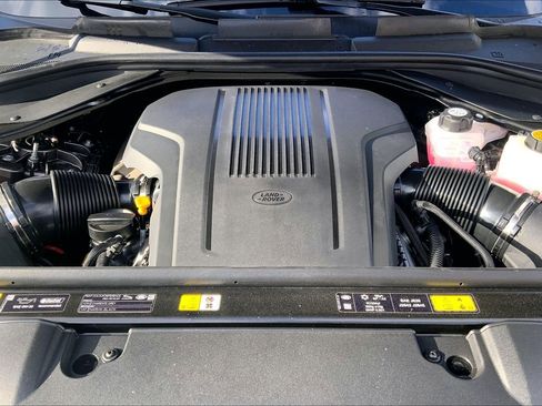 New 2026 Land Rover Range Rover SE image 16