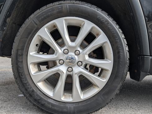 Used 2017 Jeep Grand Cherokee Limited AWD/4WD image 10