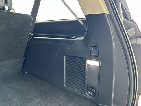 Used 2024 Ford Expedition Max XLT image 16