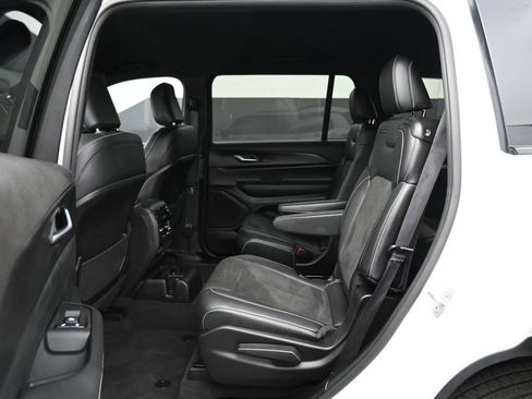 Used 2023 Jeep Grand Cherokee L Laredo AWD/4WD image 19