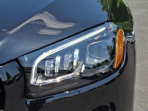 Certified 2026 Mercedes-Benz GLS 450 4MATIC image 9