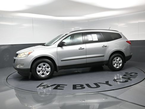Used 2011 Chevrolet Traverse LS FWD image 6