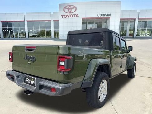 Used 2022 Jeep Gladiator Sport AWD/4WD image 6